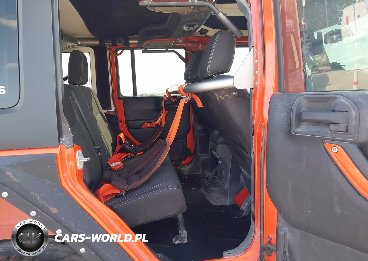 2015 Jeep Wrangler Unlimited Rubicon VIN:1C4HJWFG5FL734535 - 8