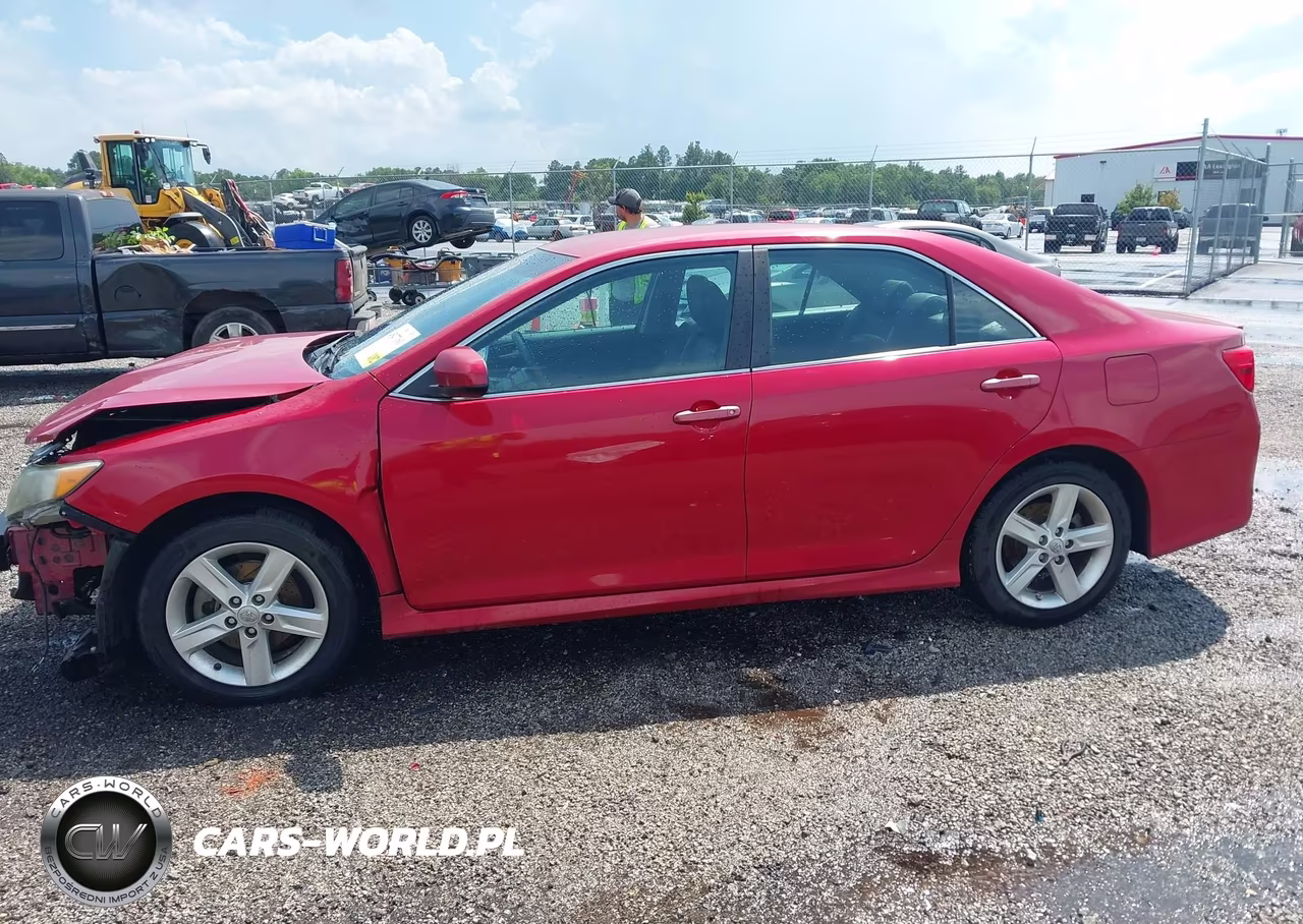 2013 Toyota Camry Se VIN:4T1BF1FK2DU711389 - 15