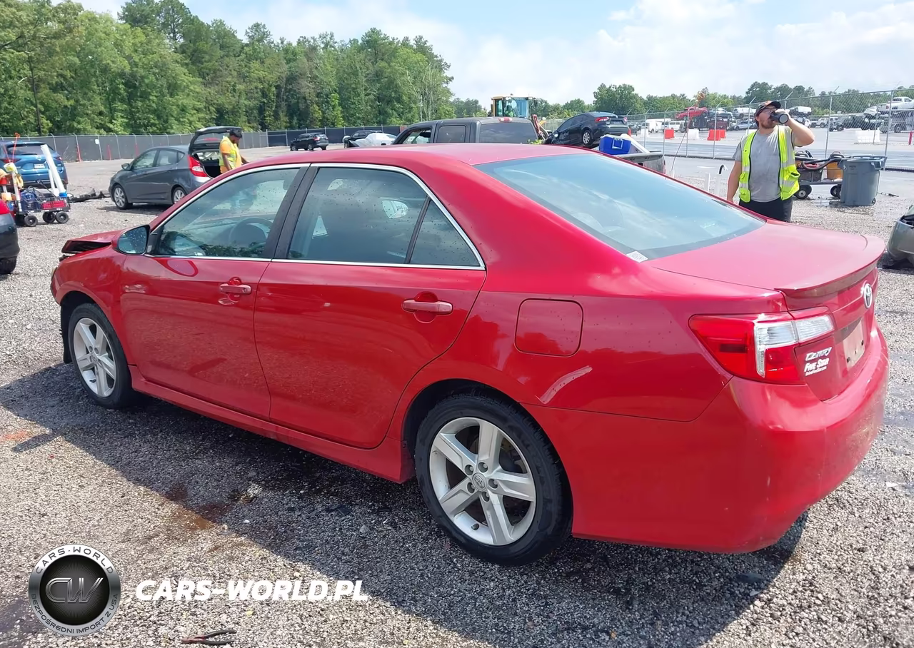 2013 Toyota Camry Se VIN:4T1BF1FK2DU711389 - 3