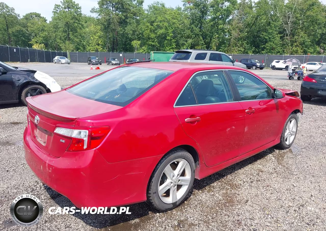 2013 Toyota Camry Se VIN:4T1BF1FK2DU711389 - 4