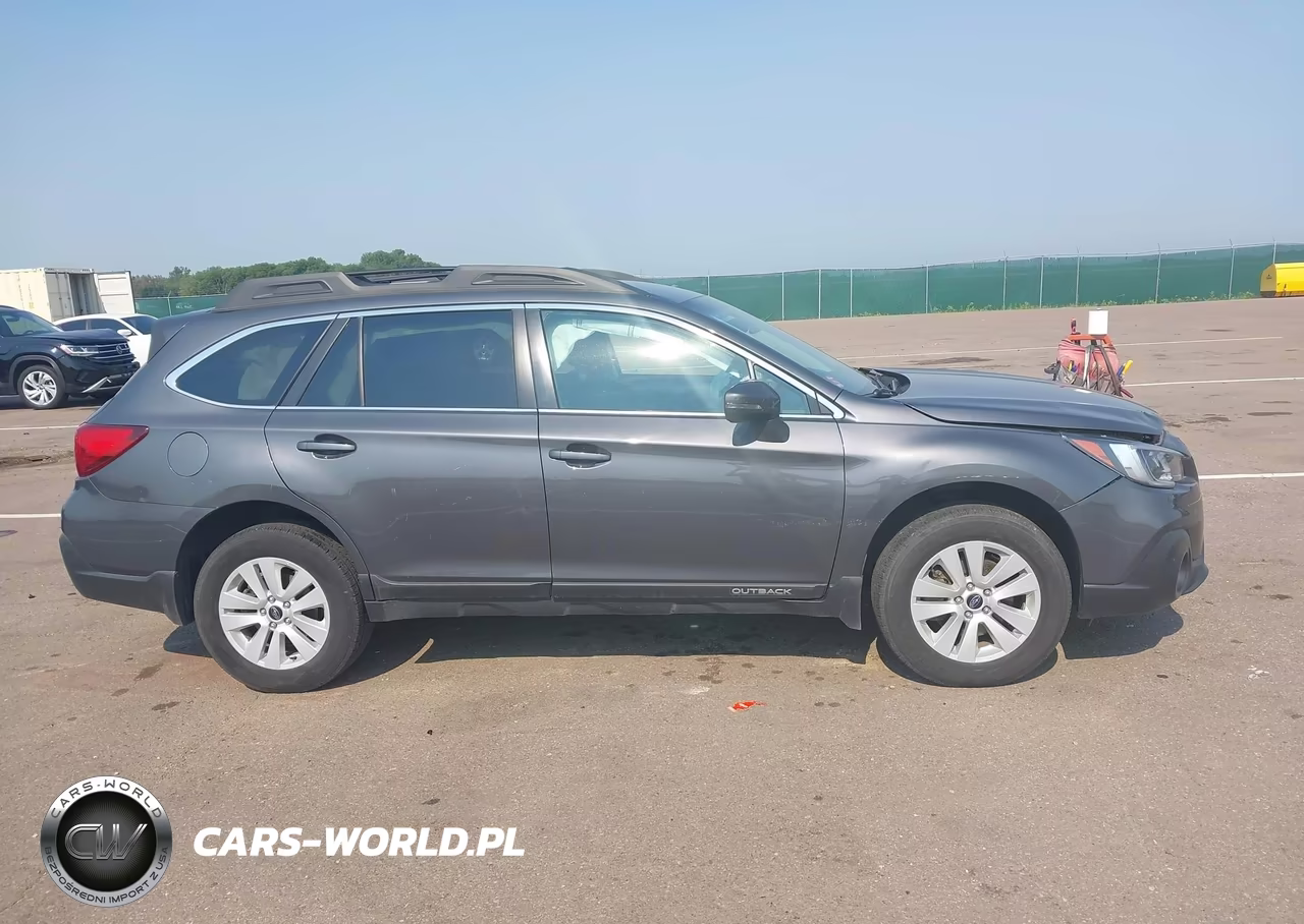 2018 Subaru Outback 2.5I Premium VIN:4S4BSAFC6J3396831 - 14