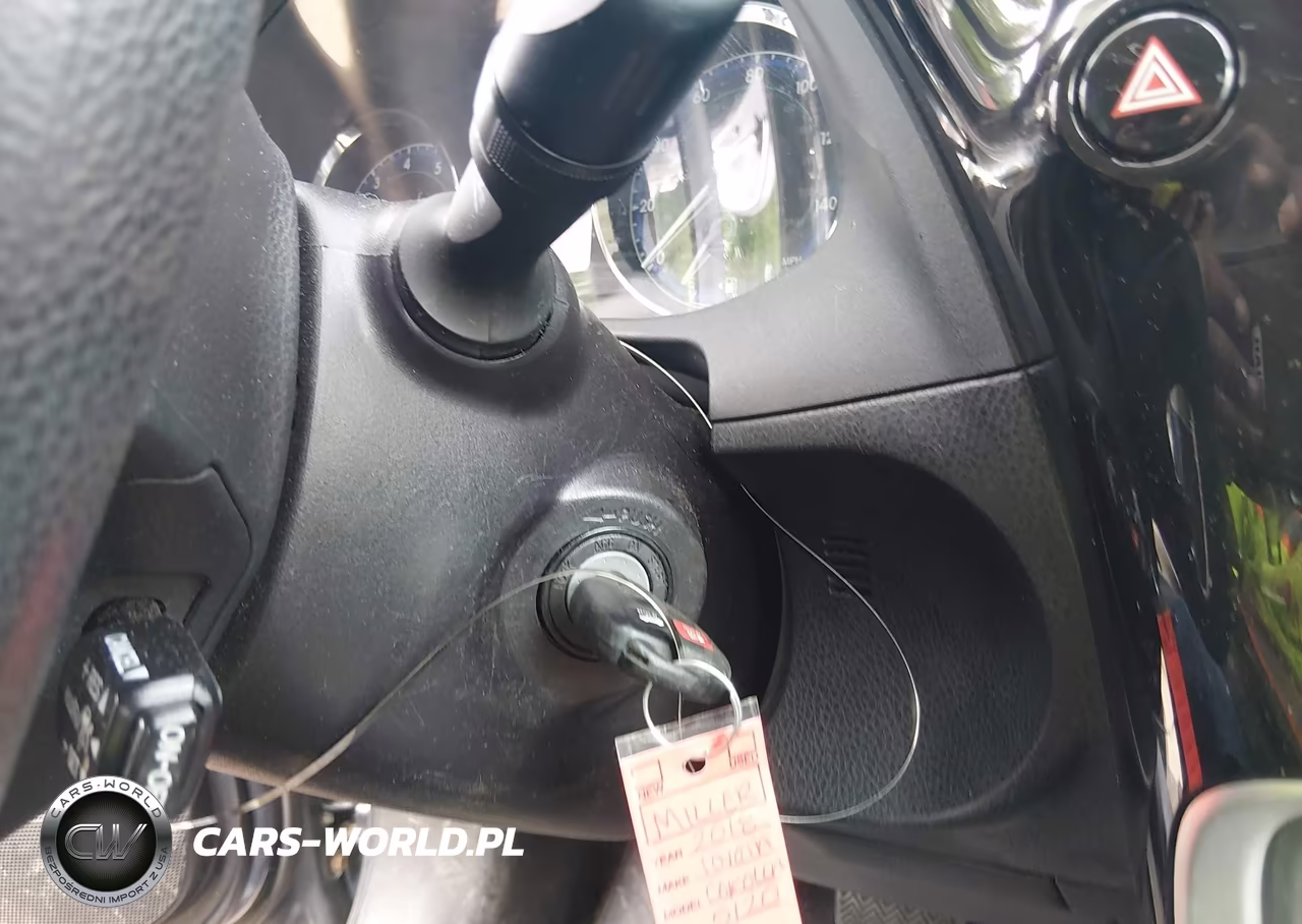 2018 Toyota Corolla Le VIN:2T1BURHE7JC988435 - 11