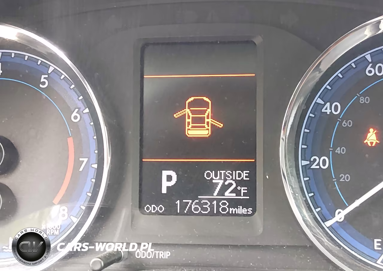 2018 Toyota Corolla Le VIN:2T1BURHE7JC988435 - 16