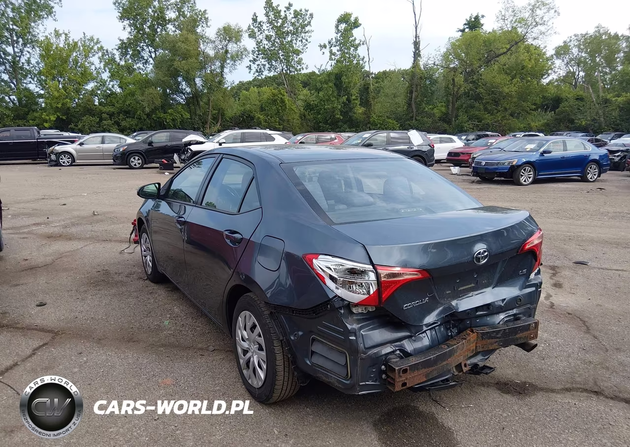 2018 Toyota Corolla Le VIN:2T1BURHE7JC988435 - 3