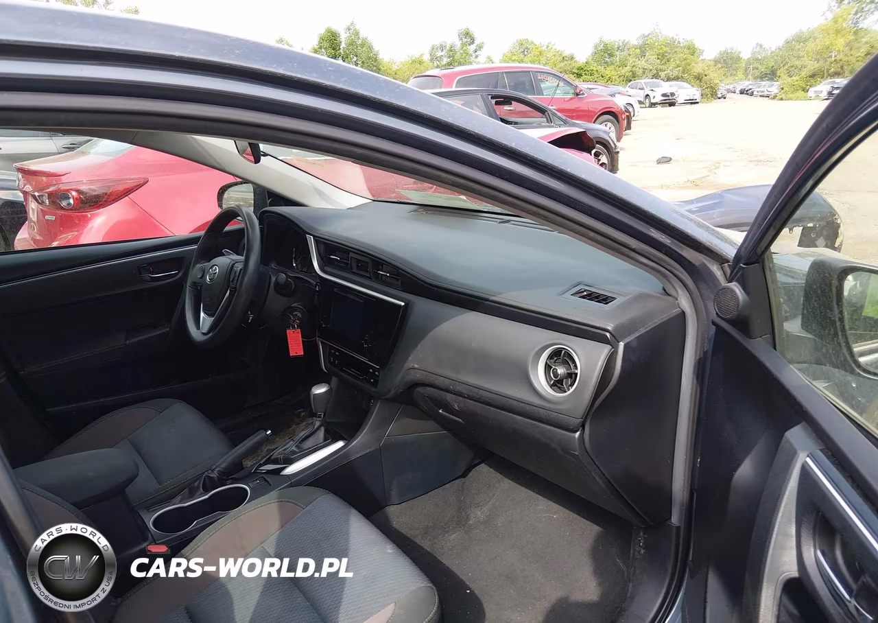 2018 Toyota Corolla Le VIN:2T1BURHE7JC988435 - 5