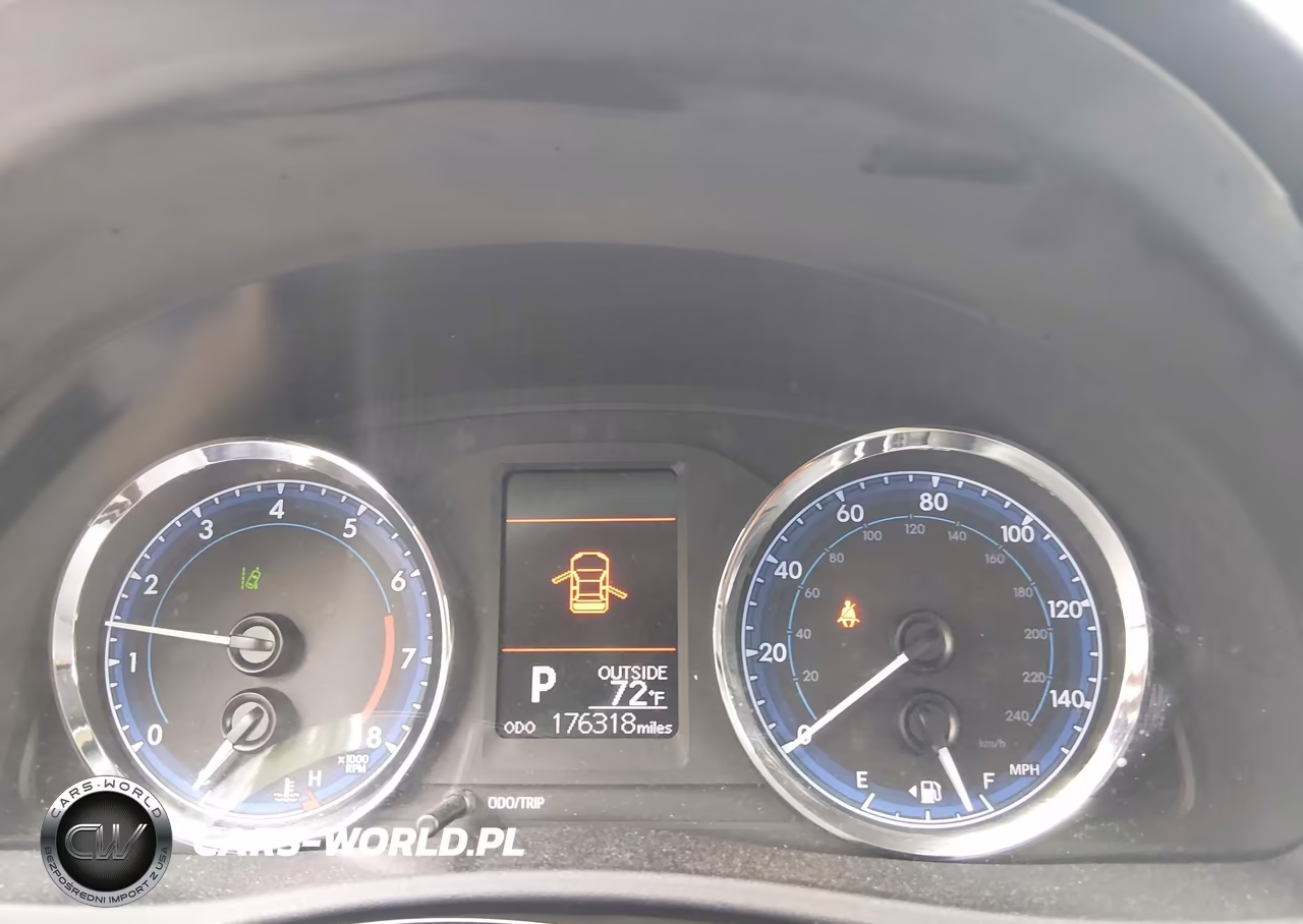 2018 Toyota Corolla Le VIN:2T1BURHE7JC988435 - 7