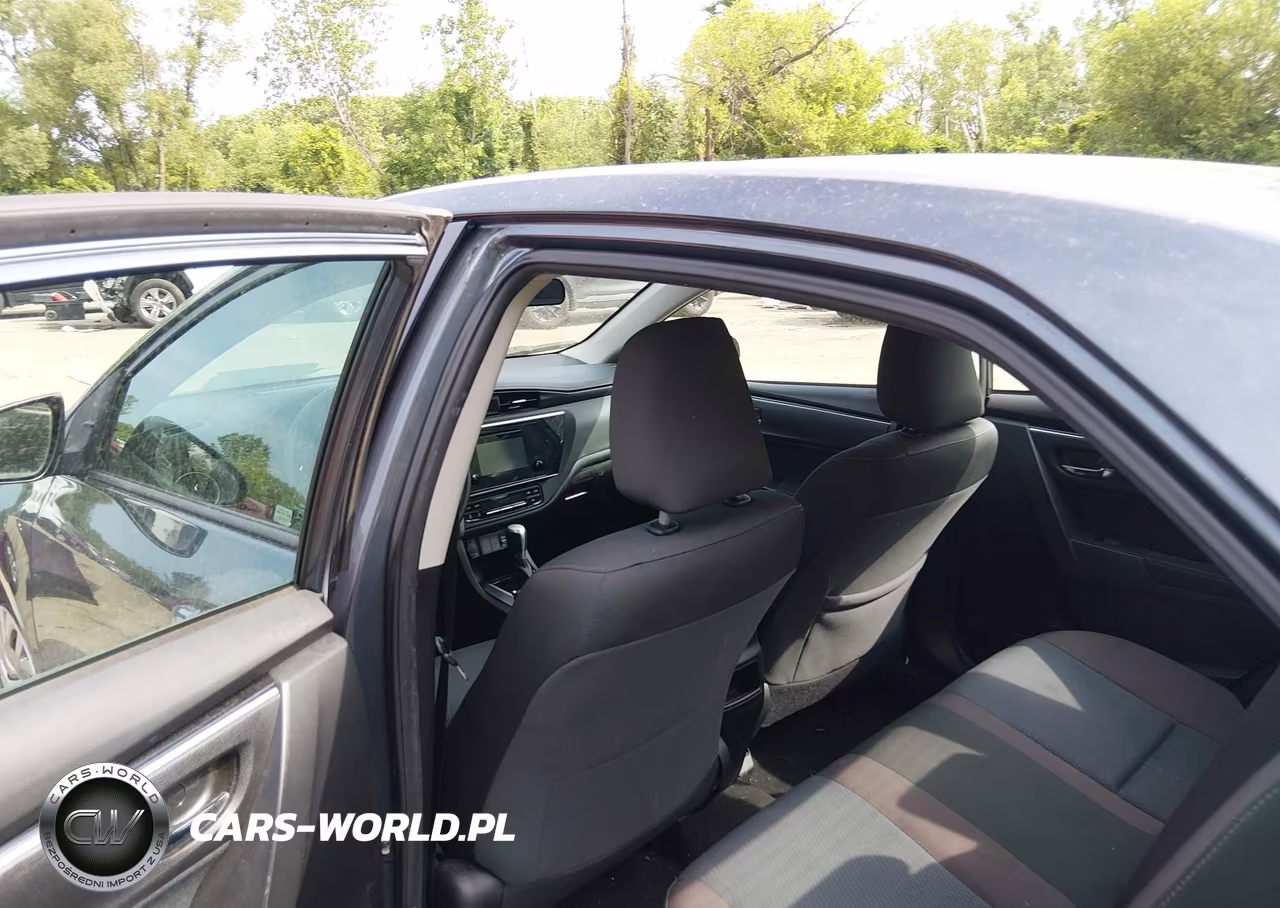 2018 Toyota Corolla Le VIN:2T1BURHE7JC988435 - 8