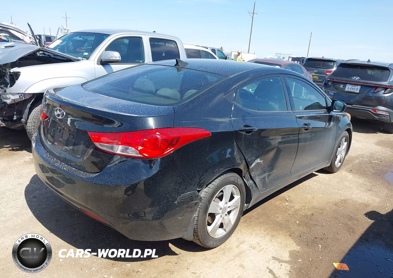 2013 Hyundai Elantra Gls VIN:5NPDH4AE8DH402157 - 4