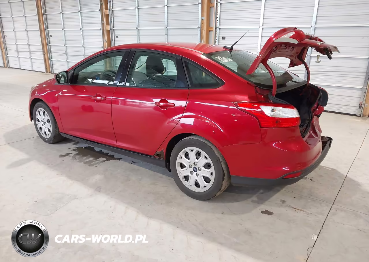 2012 Ford Focus Se VIN:1FAHP3F22CL359982 - 3
