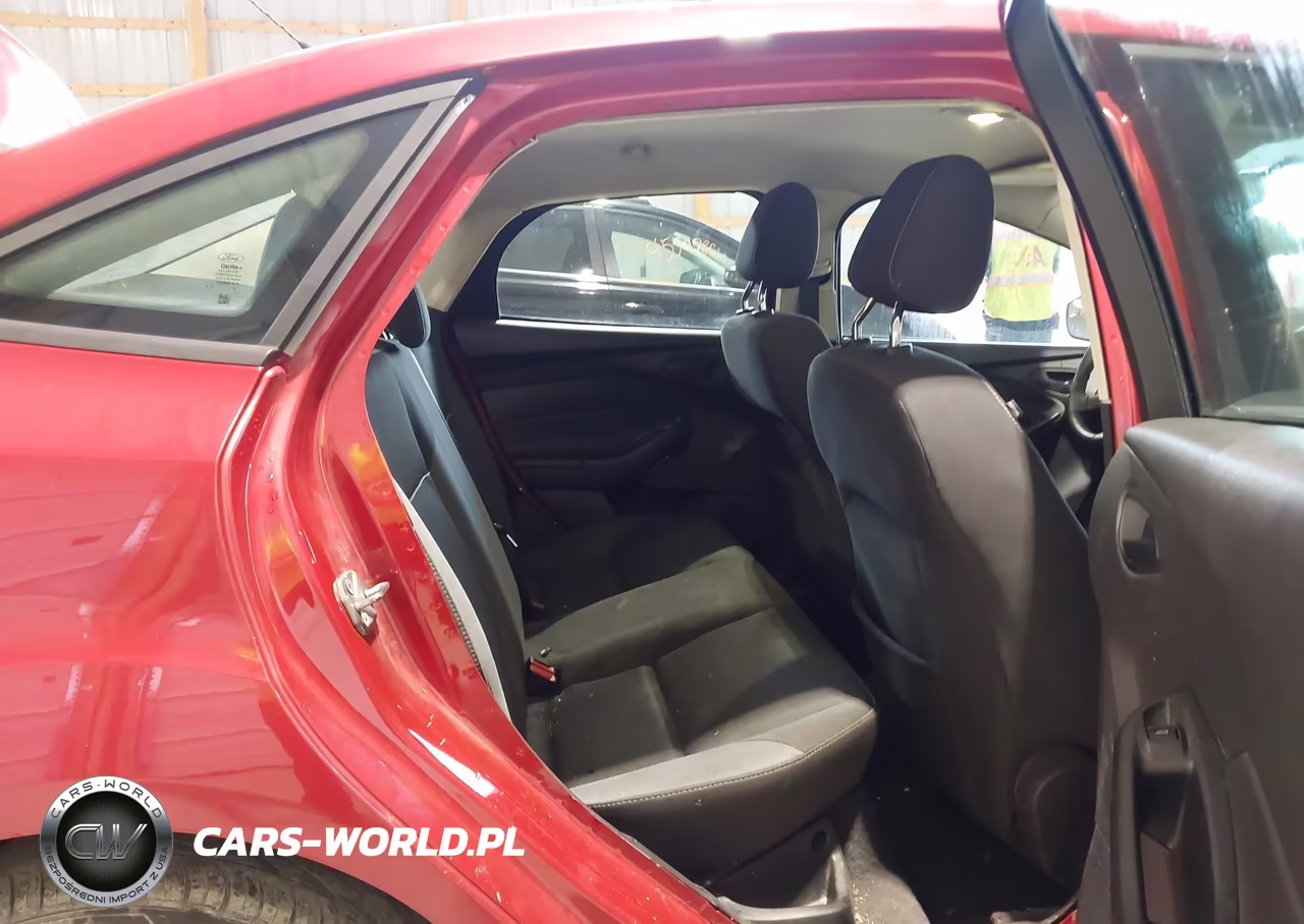 2012 Ford Focus Se VIN:1FAHP3F22CL359982 - 8