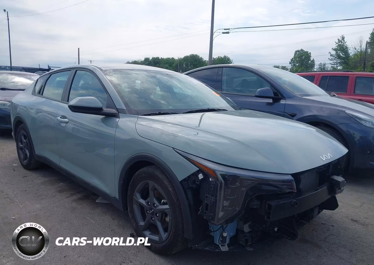 2025 Kia K4 Lxs – zdjęcie 1 z 18