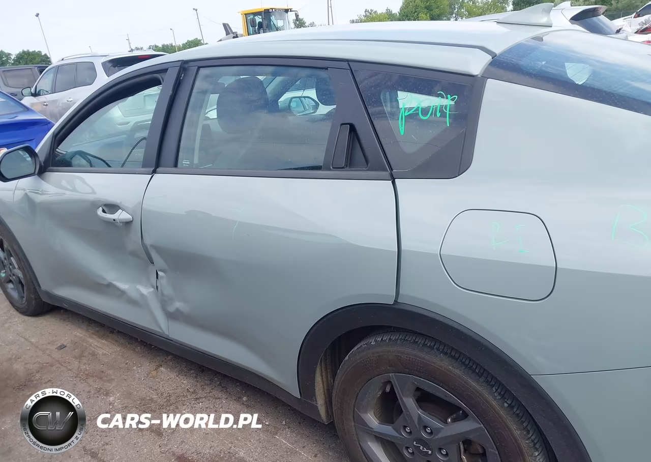 2025 Kia K4 Lxs VIN:3KPFT4DE0SE116579 - 15