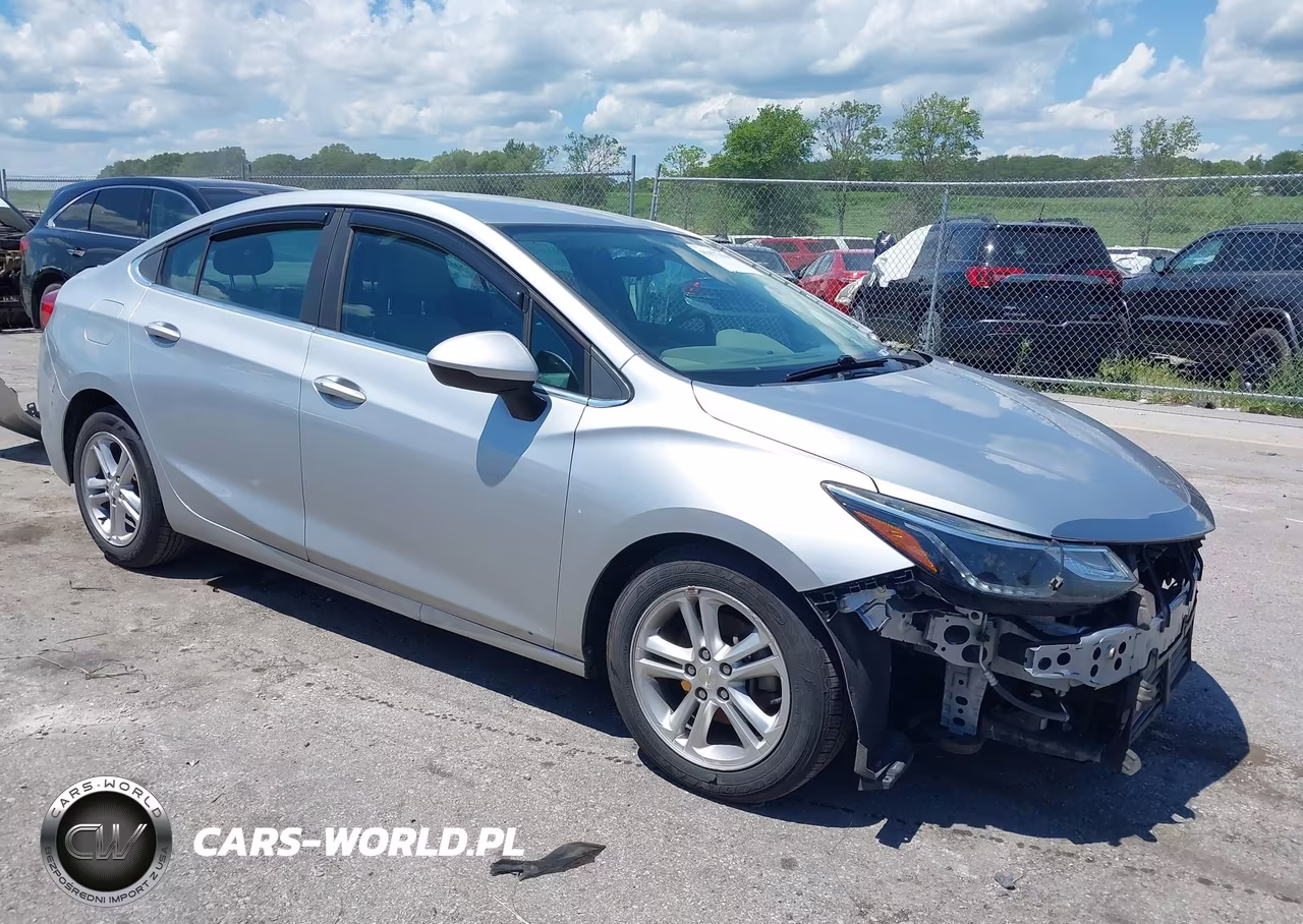 2017 Chevrolet Cruze Lt Manual – zdjęcie 1 z 11