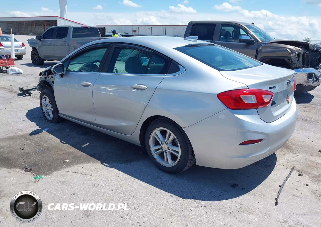 2017 Chevrolet Cruze Lt Manual VIN:1G1BG5SE6H7256617 - 3