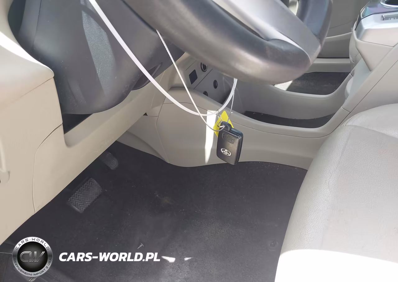 2013 Toyota Prius V Three VIN:JTDZN3EU8D3227074 - 11