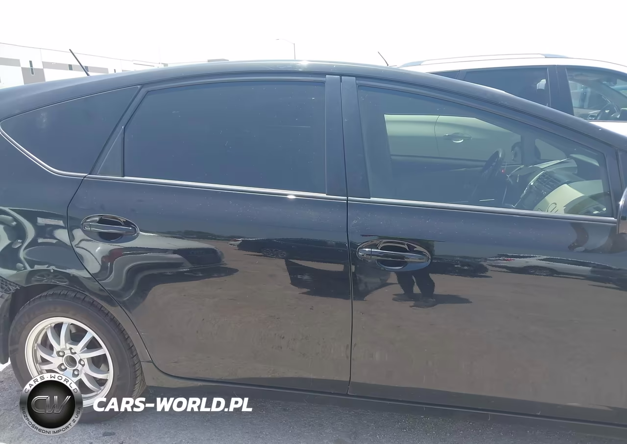 2013 Toyota Prius V Three VIN:JTDZN3EU8D3227074 - 14