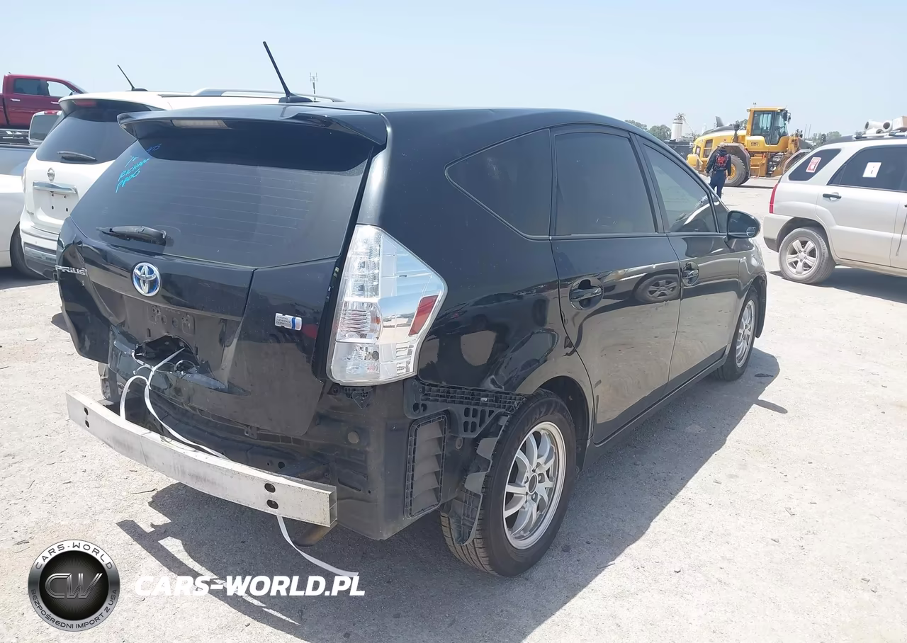 2013 Toyota Prius V Three VIN:JTDZN3EU8D3227074 - 4