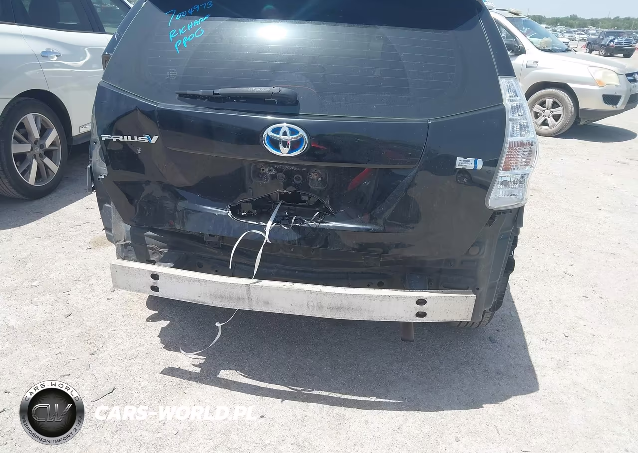 2013 Toyota Prius V Three VIN:JTDZN3EU8D3227074 - 6