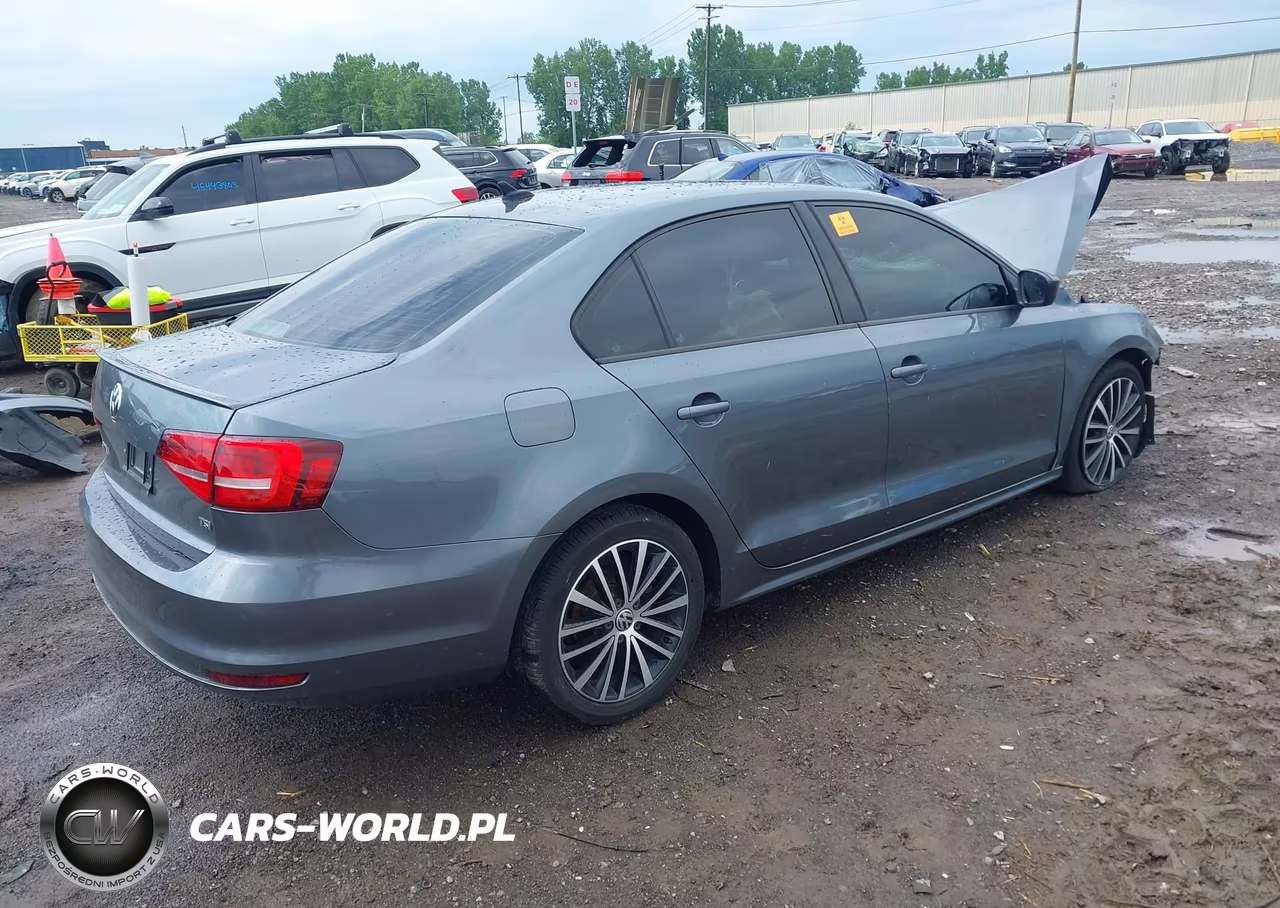 2015 Volkswagen Jetta 1.8T Sport VIN:3VWD17AJ3FM215938 - 4