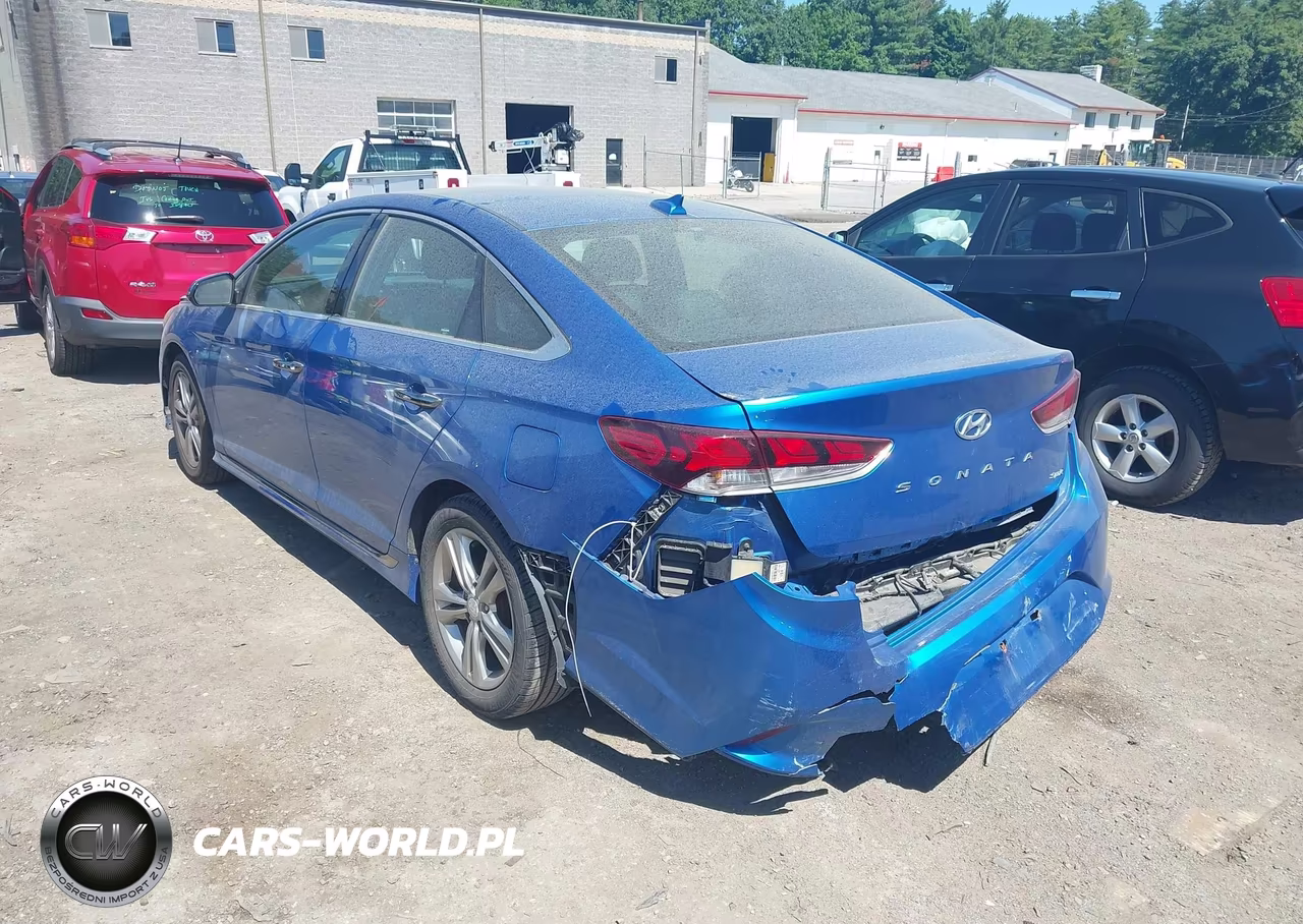 2018 Hyundai Sonata Sport VIN:5NPE34AF2JH598863 - 3