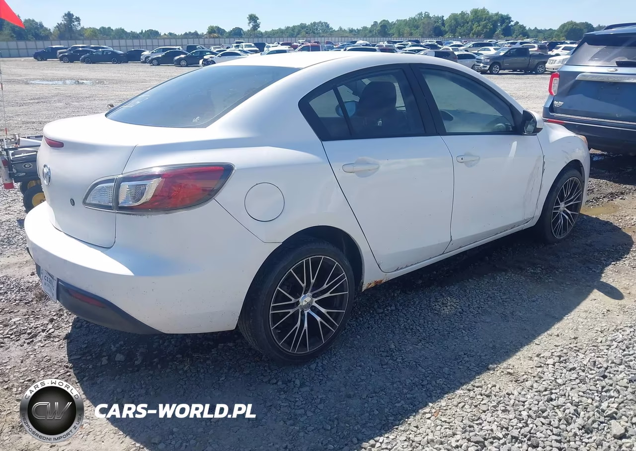 2011 Mazda Mazda3 I Sport VIN:JM1BL1UG4B1439616 - 4