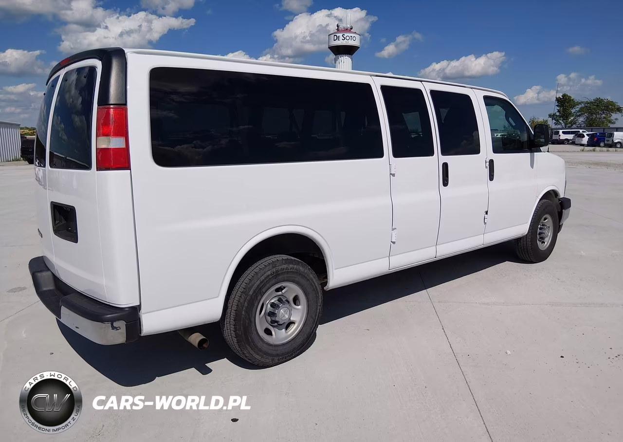 2017 Chevrolet Express 3500 Lt VIN:1GAZGPFG3H1269107 - 4