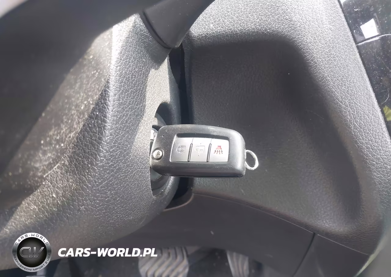 2018 Nissan Rogue S VIN:5N1AT2MT3JC708623 - 11