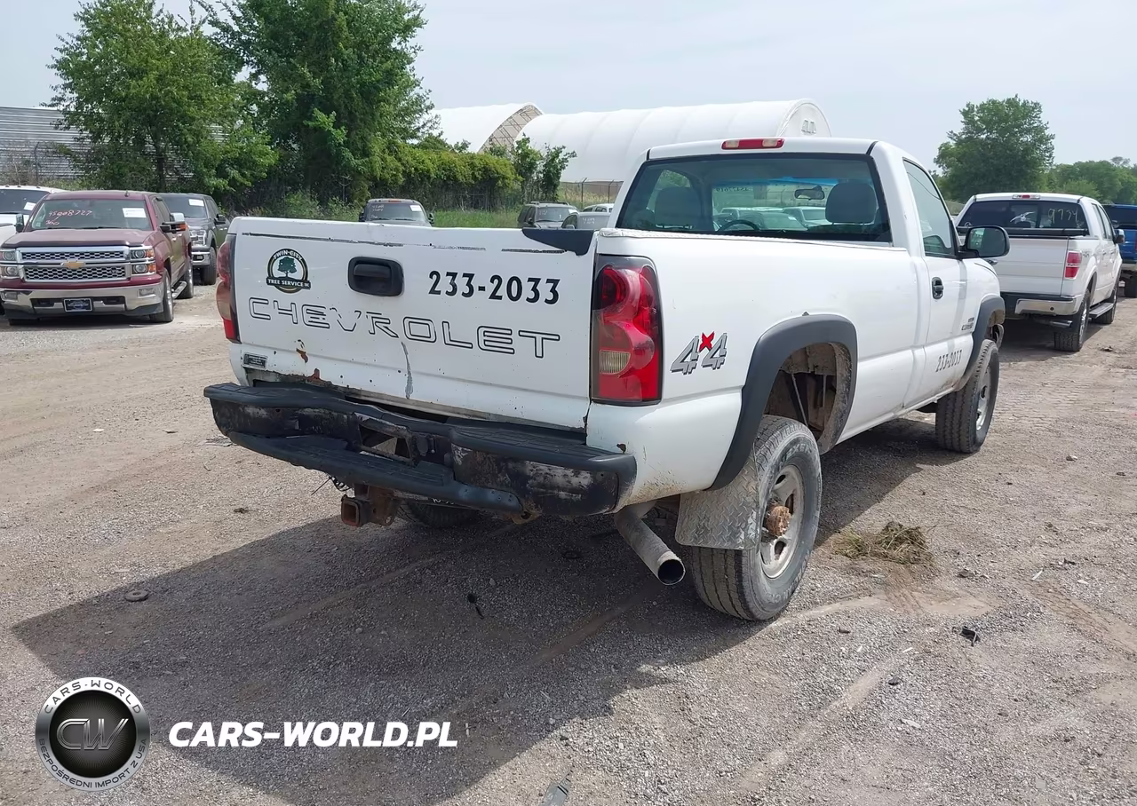 2007 Chevrolet Silverado 2500Hd Classic Work Truck VIN:1GCHK24DX7E158395 - 4