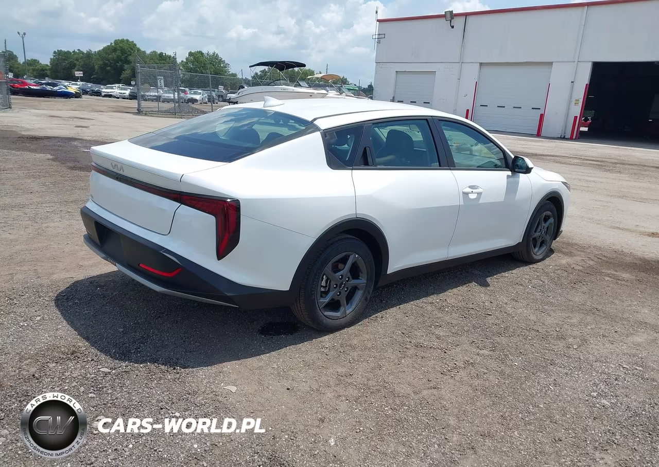 2026 Kia K4 Lxs VIN:3KPFT4DE8TE269924 - 4