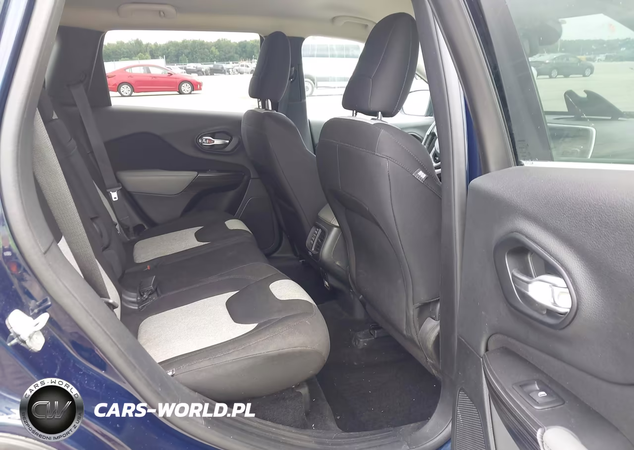2014 Jeep Cherokee Latitude VIN:1C4PJLCS3EW154281 - 8