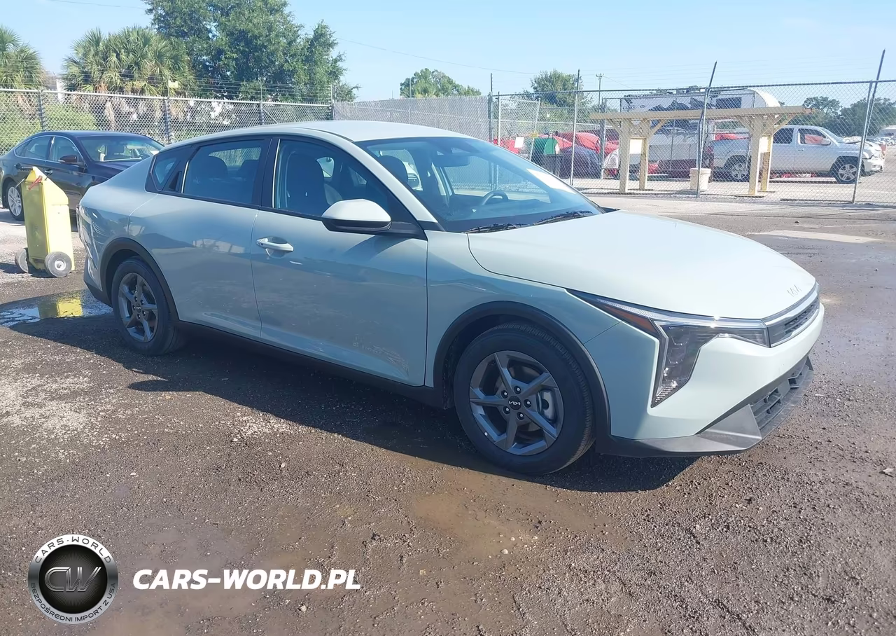 2026 Kia K4 Lx – zdjęcie 1 z 16