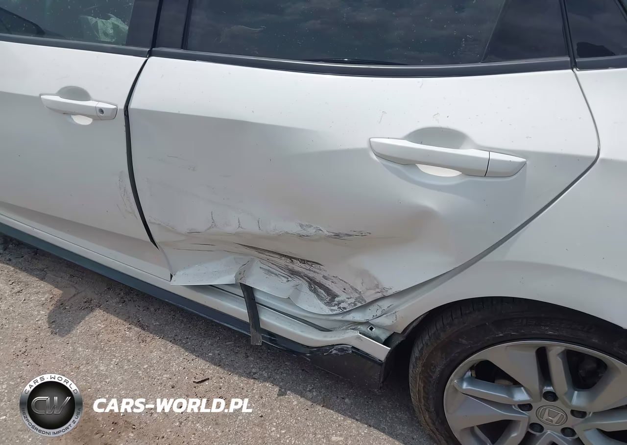 2019 Honda Civic Sport VIN:SHHFK7H44KU223407 - 17