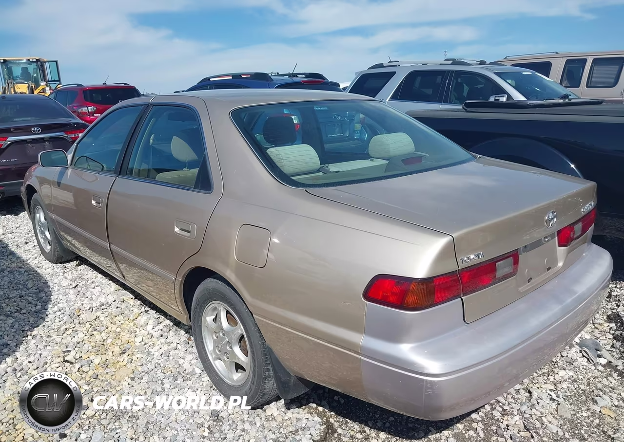 1998 Toyota Camry Le VIN:JT2BG28K4W0143881 - 3