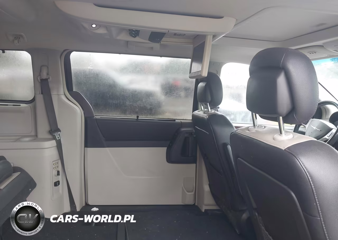 2010 Chrysler Town & Country Touring Plus VIN:2A4RR8DXXAR320401 - 8