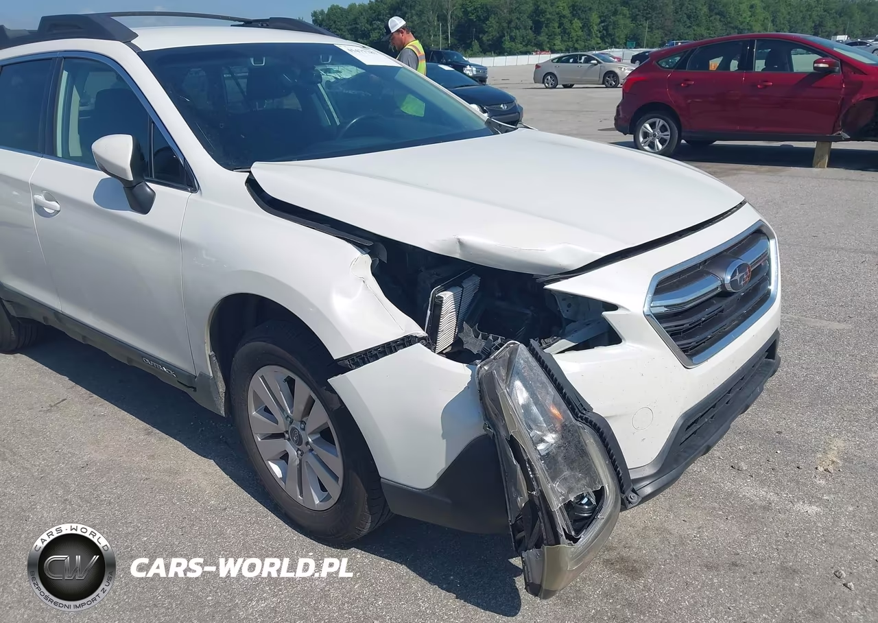 2018 Subaru Outback 2.5I Premium VIN:4S4BSAFC0J3396405 - 6