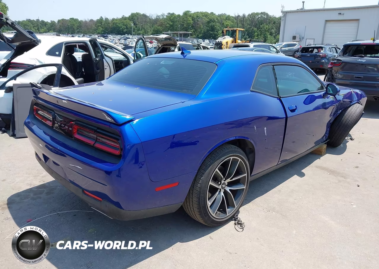 2018 Dodge Challenger Sxt Plus VIN:2C3CDZAG8JH231764 - 4