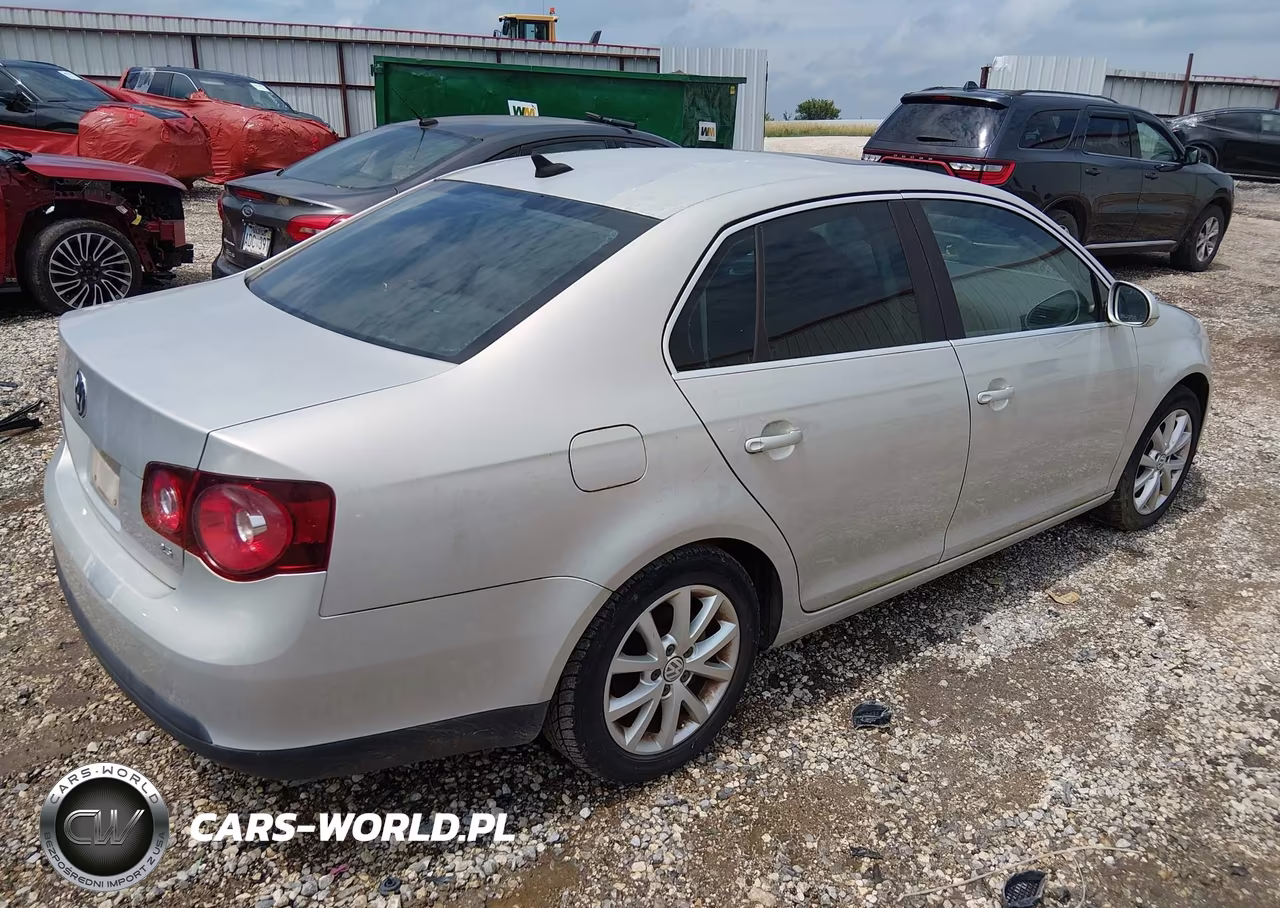 2010 Volkswagen Jetta Se VIN:3VWRX7AJ4AM066162 - 4