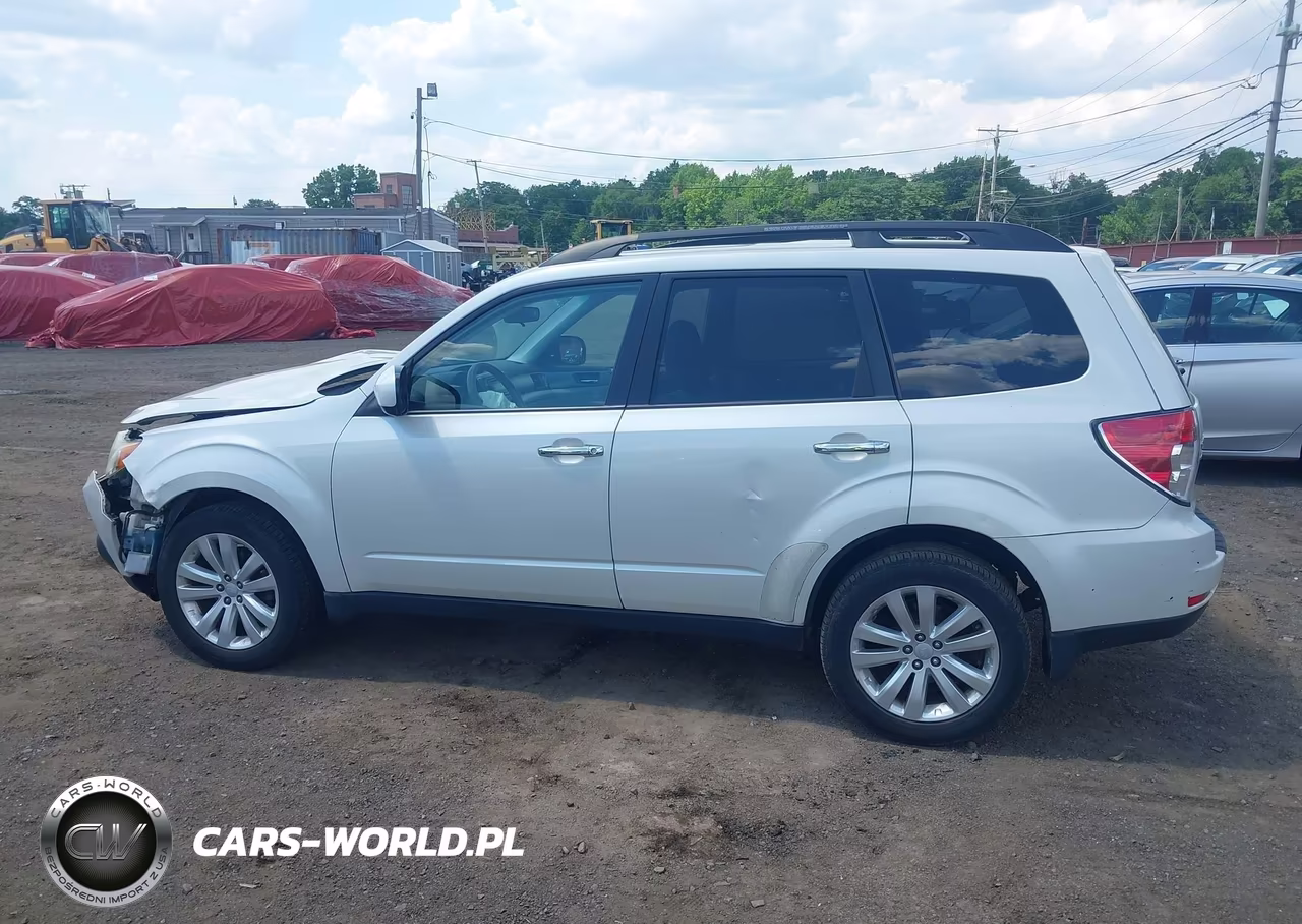 2013 Subaru Forester 2.5X Premium VIN:JF2SHADC0DH428008 - 14