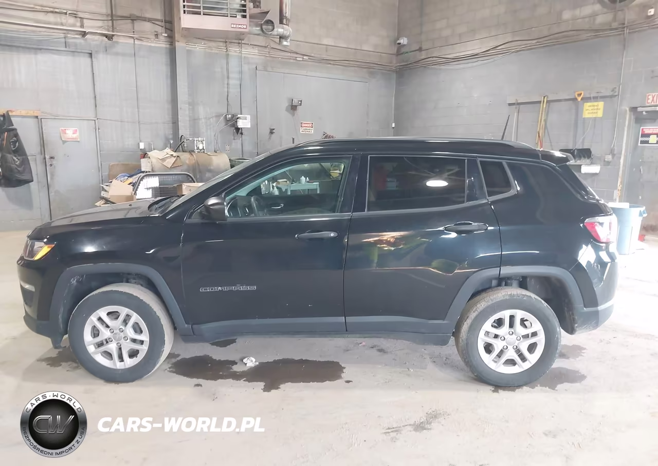 2018 Jeep Compass Sport 4X4 VIN:3C4NJDABXJT392242 - 16