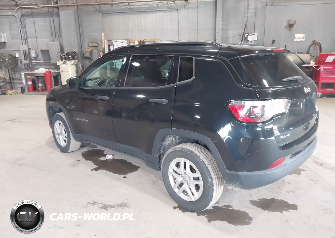 2018 Jeep Compass Sport 4X4 VIN:3C4NJDABXJT392242 - 3