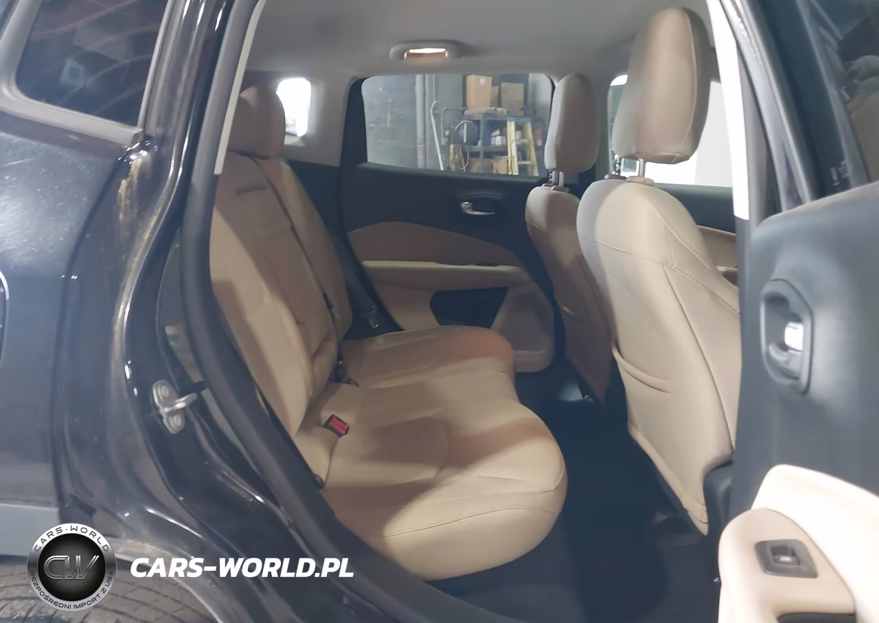 2018 Jeep Compass Sport 4X4 VIN:3C4NJDABXJT392242 - 8