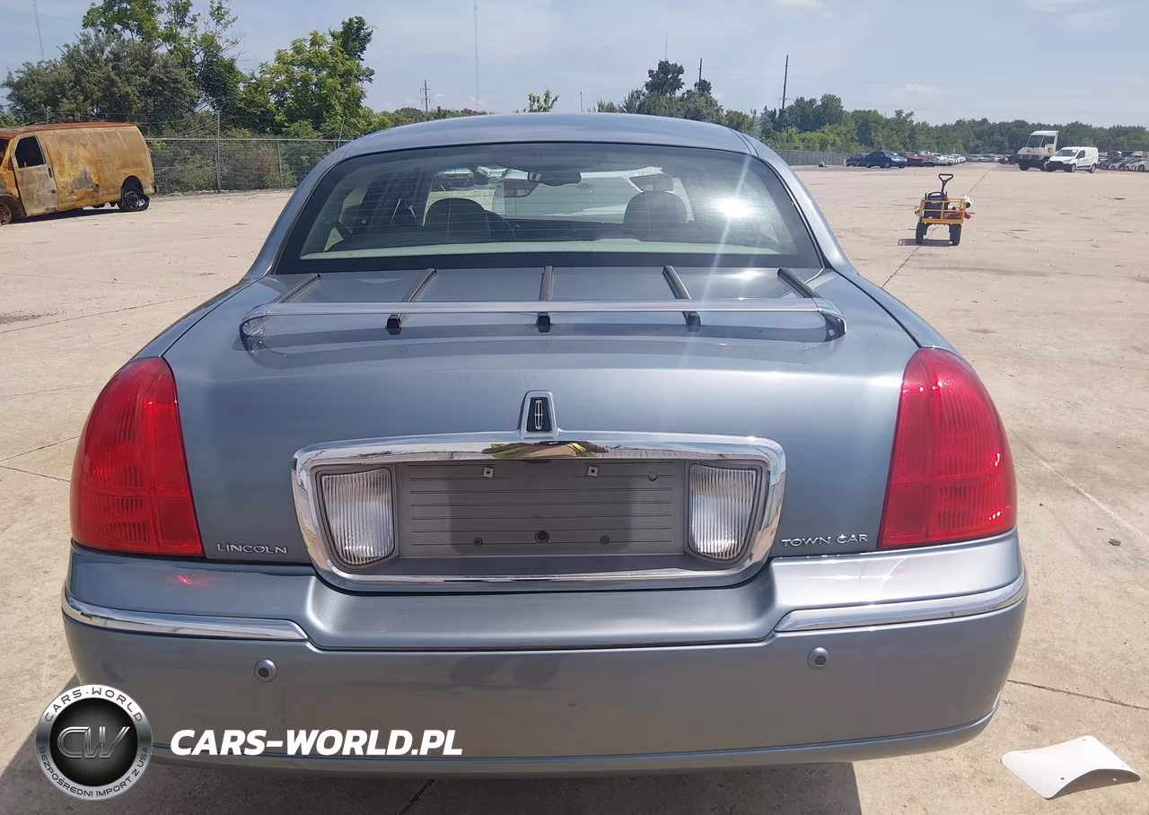 2004 Lincoln Town Car Signature VIN:1LNHM81W44Y644886 - 12