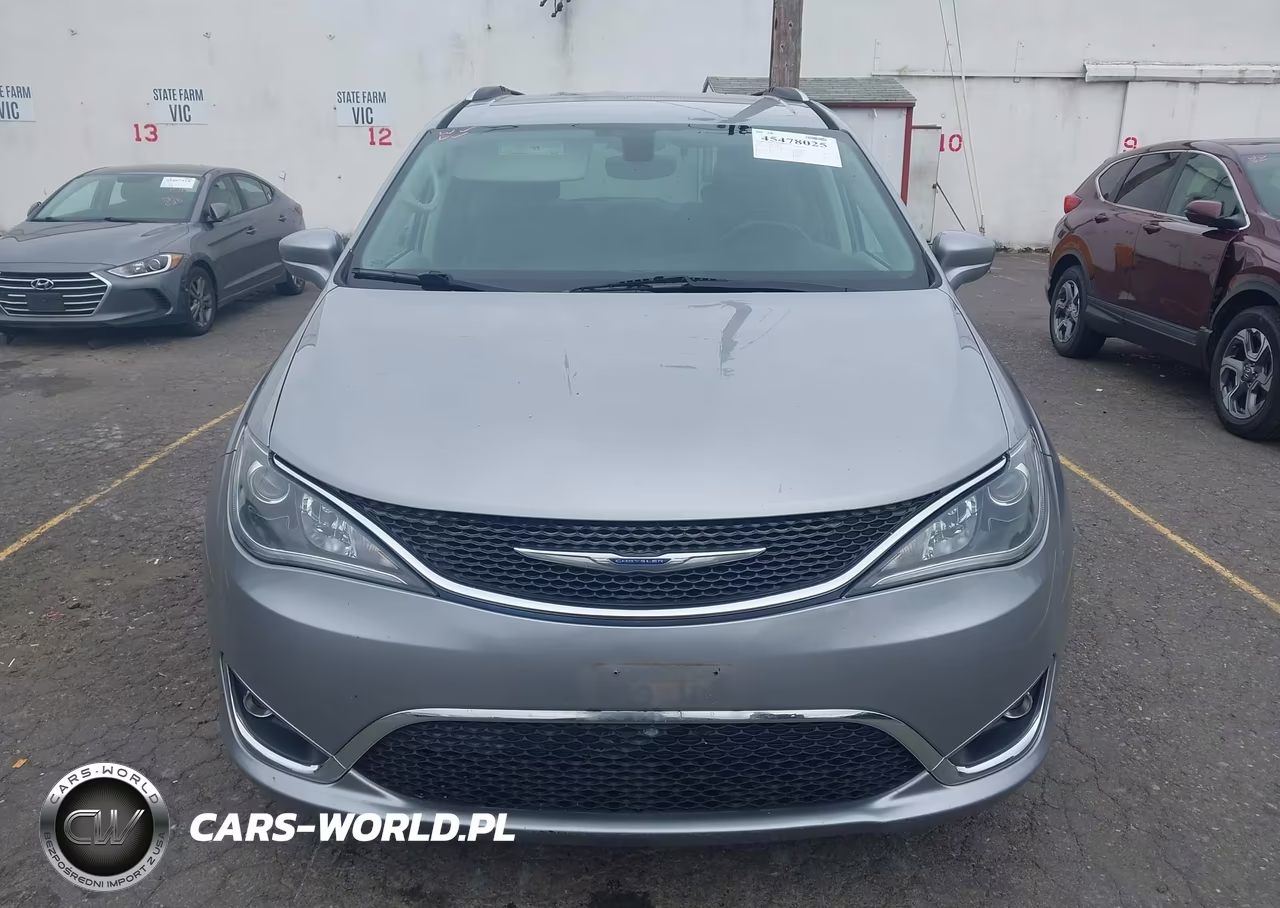 2018 Chrysler Pacifica Touring L VIN:2C4RC1BG3JR211439 - 12