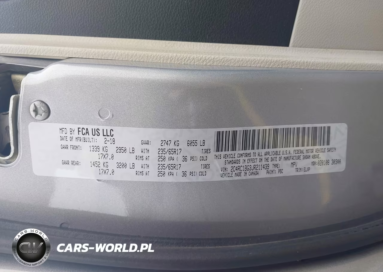 2018 Chrysler Pacifica Touring L VIN:2C4RC1BG3JR211439 - 9