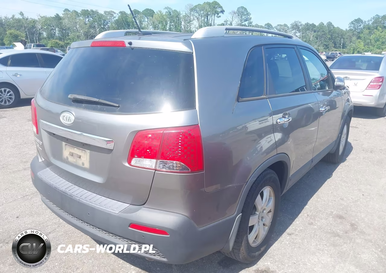 2013 Kia Sorento Lx VIN:5XYKT3A62DG341484 - 4