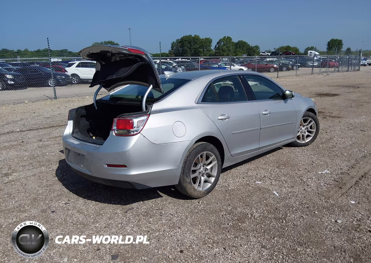2015 Chevrolet Malibu 1Lt VIN:1G11C5SL5FU118748 - 4