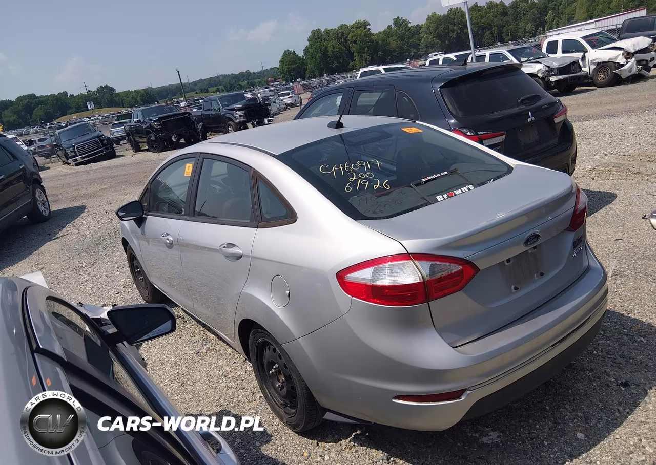 2015 Ford Fiesta S VIN:3FADP4AJ8FM219926 - 3
