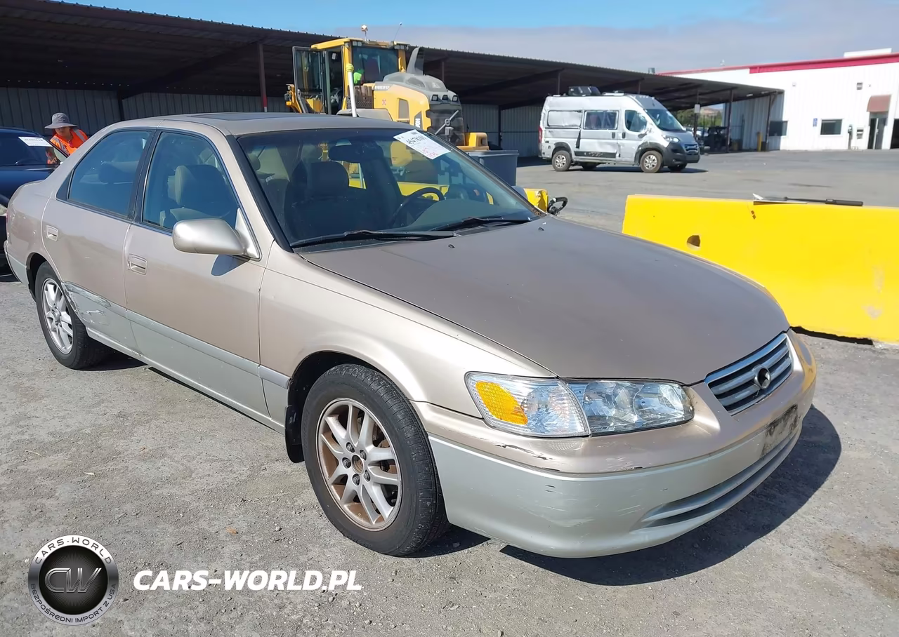 2001 Toyota Camry Le V6 – zdjęcie 1 z 16