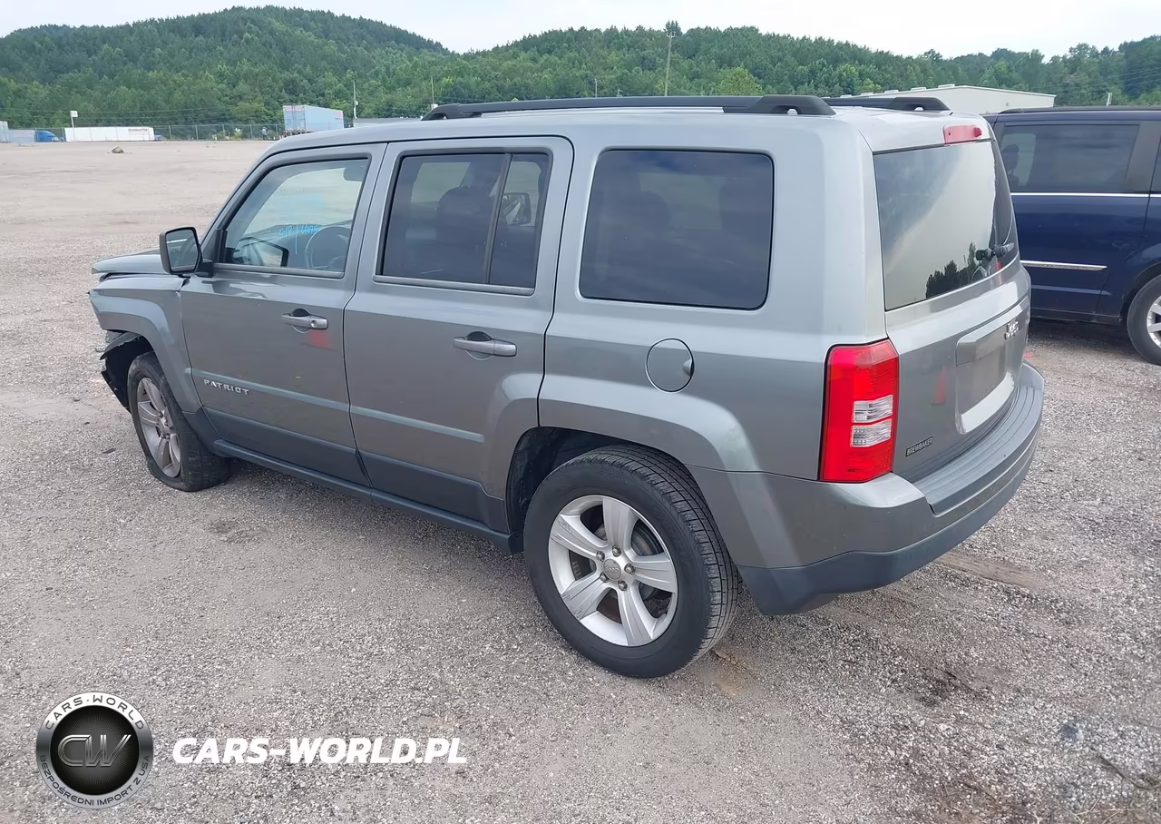 2014 Jeep Patriot Latitude VIN:1C4NJPFAXED600651 - 3