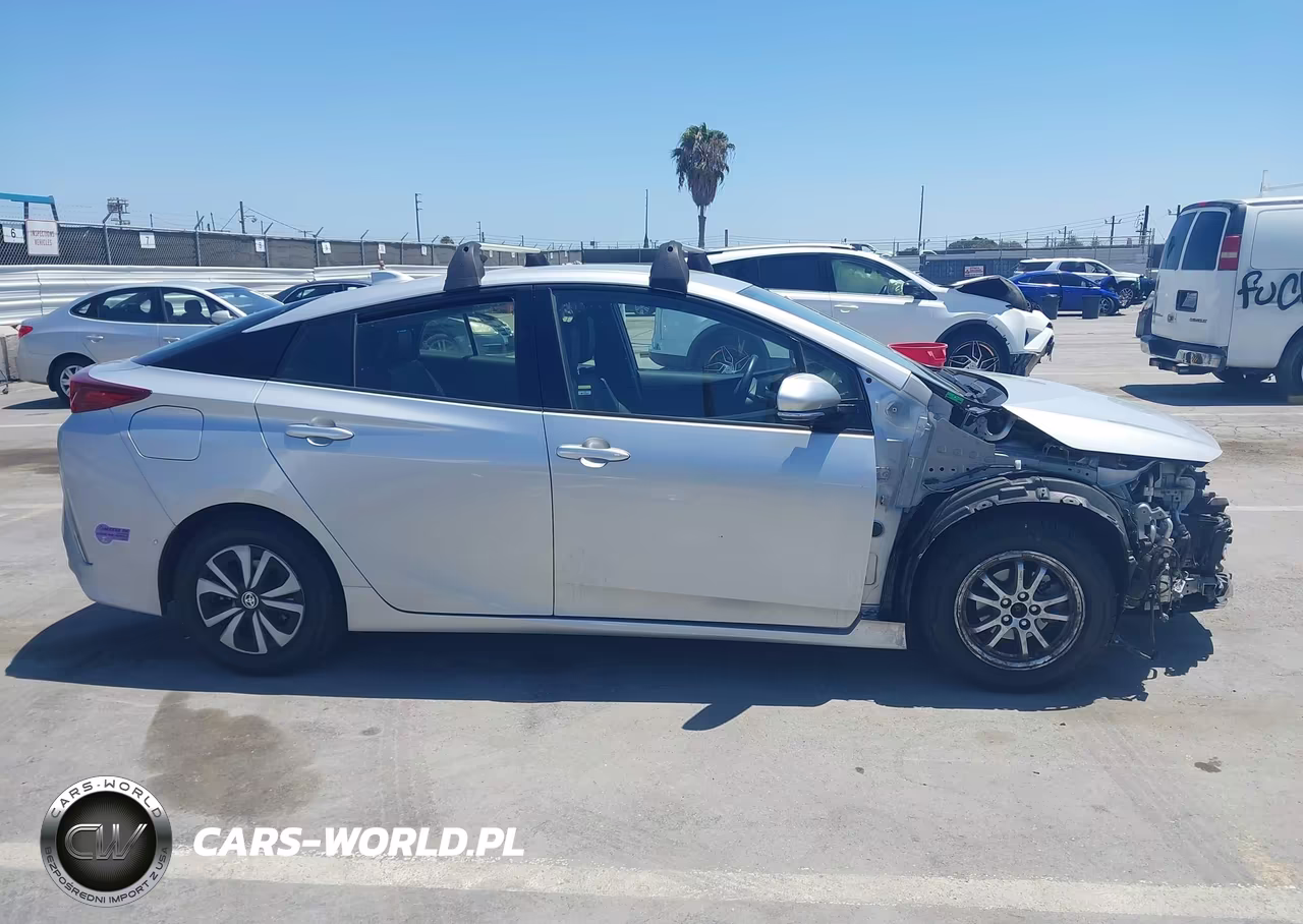 2019 Toyota Prius Prime Advanced VIN:JTDKARFPXK3111672 - 14
